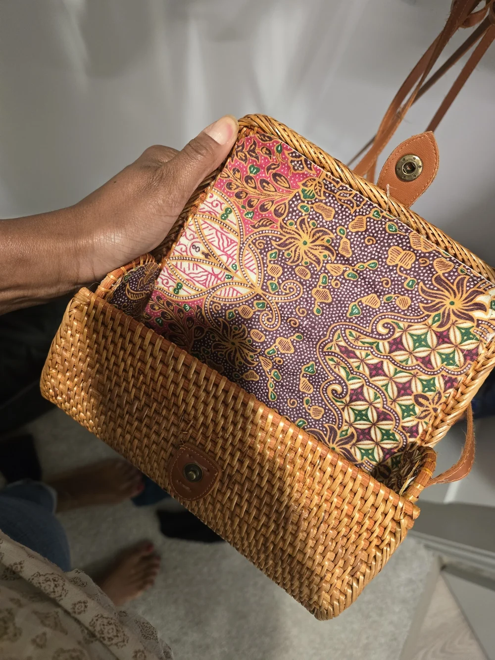 N/A handcrafted woven
